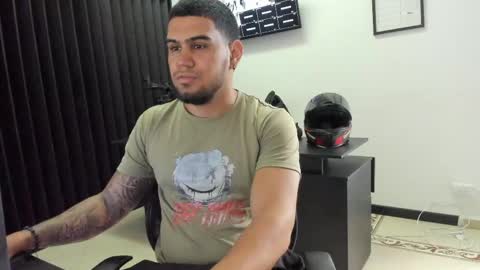 ig aaron hunter123 online show from April 29, 9:41 pm