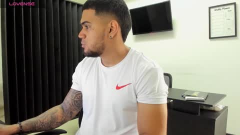 ig aaron hunter123 online show from March 3, 2:57 pm