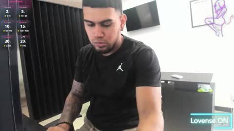 ig aaron hunter123 online show from March 20, 5:18 pm