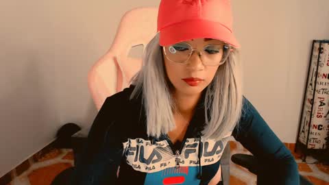 May  Imstagram  online show from January 3, 6:24 pm