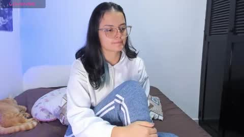 Snapshot of abby_saenz01 chatting on September 30, 9:47 pm Abby Saenz online show from September 30, 9:47 pm