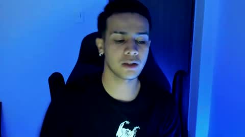 Independence model AbelAsburgo online show from December 31, 5:11 am