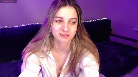 Abigail online show from April 5, 6:16 pm