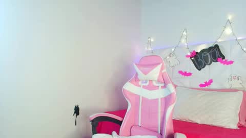 Snapshot of abril1_gh chatting on October 21, 9:58 am Abril online show from October 21, 9:58 am