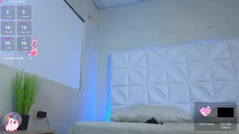 Snapshot of abril1_gh chatting on February 19, 12:00 pm Abril online show from February 19, 12:00 pm