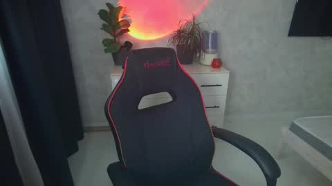 abslut online show from October 4, 12:47 pm