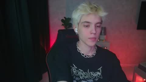 abslut online show from October 5, 4:14 pm