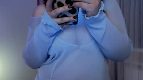 Snapshot of actavia_rose chatting on September 14, 7:37 pm my inst   love inside 17 online show from September 14, 7:37 pm