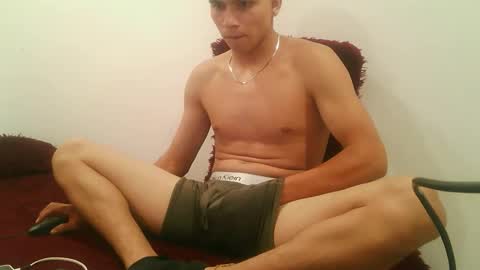 Snapshot of adaam_19 chatting on October 15, 2:37 am adaam_19 online show from October 15, 2:37 am