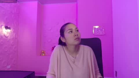 Adaira online show from November 15, 4:36 am