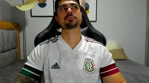 adam clarke online show from December 4, 5:29 am