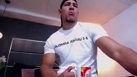 adam_fit19cm online show from October 20, 1:49 pm