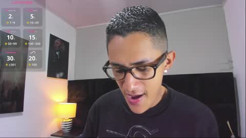 adam_walker_1 online show from April 2, 2:46 pm