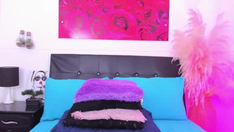 Cloe Adams  online show from December 18, 11:05 am