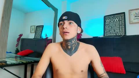 AdamsWalkerr  online show from March 18, 12:55 pm