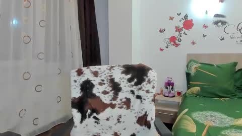 Snapshot of adelamilfsexy chatting on October 20, 6:02 pm izabellamilf online show from October 20, 6:02 pm