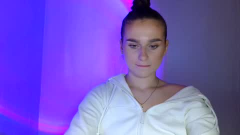 Adele Amore online show from March 3, 5:31 pm