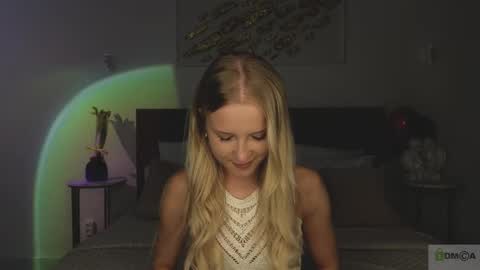 Adele online show from March 18, 9:09 pm