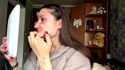 Poly online show from April 18, 9:11 am