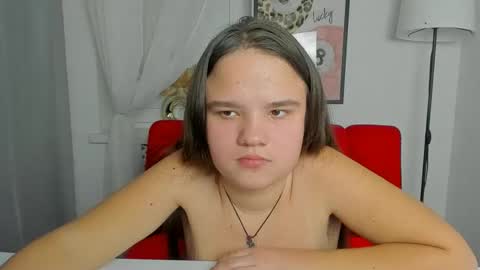 adelecruzz online show from February 25, 1:15 pm