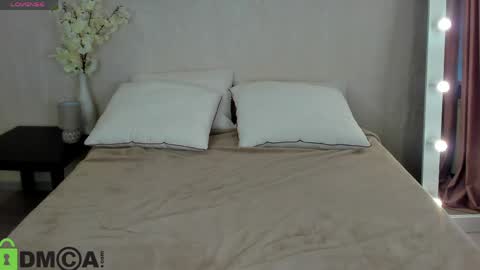 Adelina bliss online show from May 5, 9:59 am