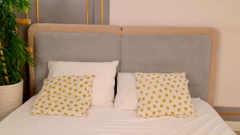 adoracortes online show from July 17, 5:20 am