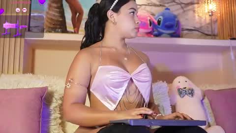 Adri crof online show from February 22, 3:43 am