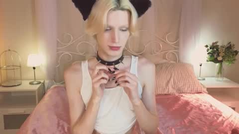 adrian_the_one_ online show from January 16, 12:31 pm