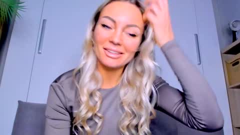 Adriana online show from March 10, 5:50 pm