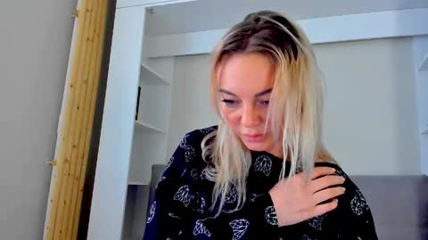 Adriana online show from April 10, 1:27 pm