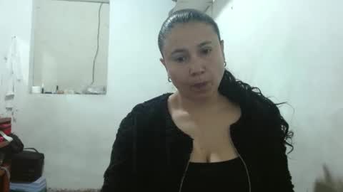 Adriana Tellez online show from November 18, 1:03 pm