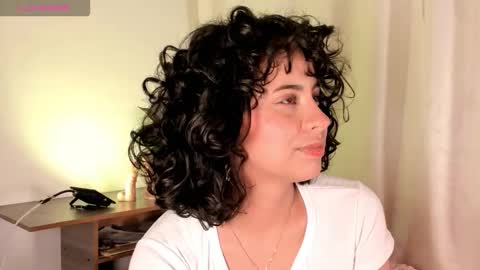 adrianny online show from February 3, 6:40 am