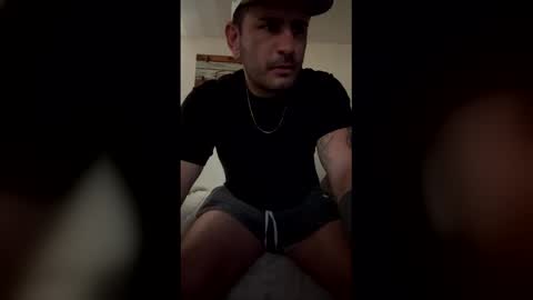 adrianveedubbb1 online show from April 30, 7:08 pm