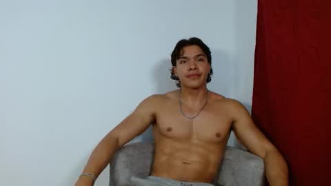 Snapshot of adriel_escalante chatting on September 25, 3:46 am adriel_escalante online show from September 25, 3:46 am