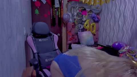 adriiana_fox_ online show from April 2, 11:55 pm