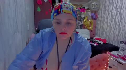 adriiana_fox_ online show from May 13, 1:04 am