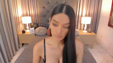 Snapshot of aela_washington chatting on February 25, 12:05 pm Aela online show from February 25, 12:05 pm