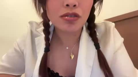 aelinhavilliard online show from April 3, 5:25 am