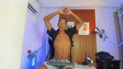 afrowayuu online show from June 12, 6:07 pm