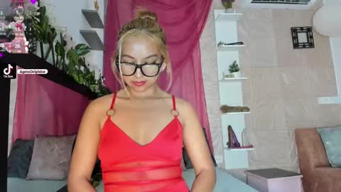 Agatadelphine online show from March 11, 8:42 pm