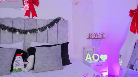 Agatha Owens online show from November 9, 1:53 am