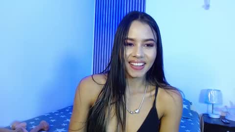 aghata walkerl online show from November 25, 1:48 am