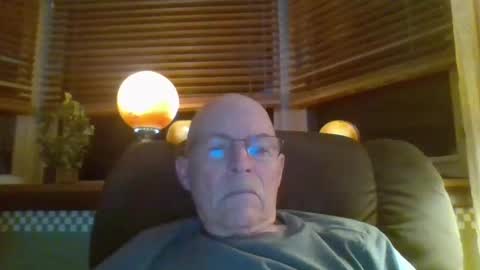 aguynrkfrd online show from November 23, 10:24 am