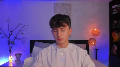 A H  online show from February 21, 4:40 am