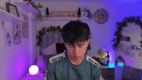 A H  online show from November 27, 1:02 am