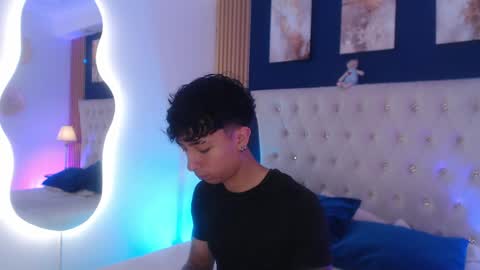 Aiden online show from April 14, 1:03 pm