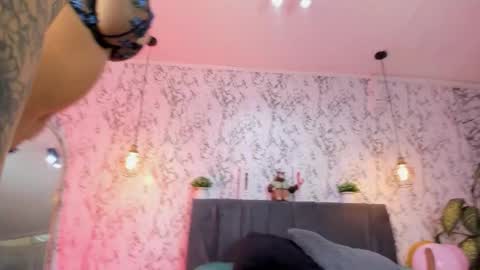Snapshot of aihnoa_split chatting on October 25, 7:36 pm AIHNOA online show from October 25, 7:36 pm