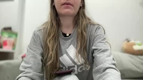 Snapshot of ailebun chatting on February 25, 1:41 am Aile online show from February 25, 1:41 am
