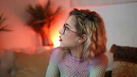  Aileen  online show from January 7, 7:41 pm