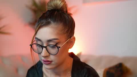  Aileen  online show from November 19, 7:34 pm